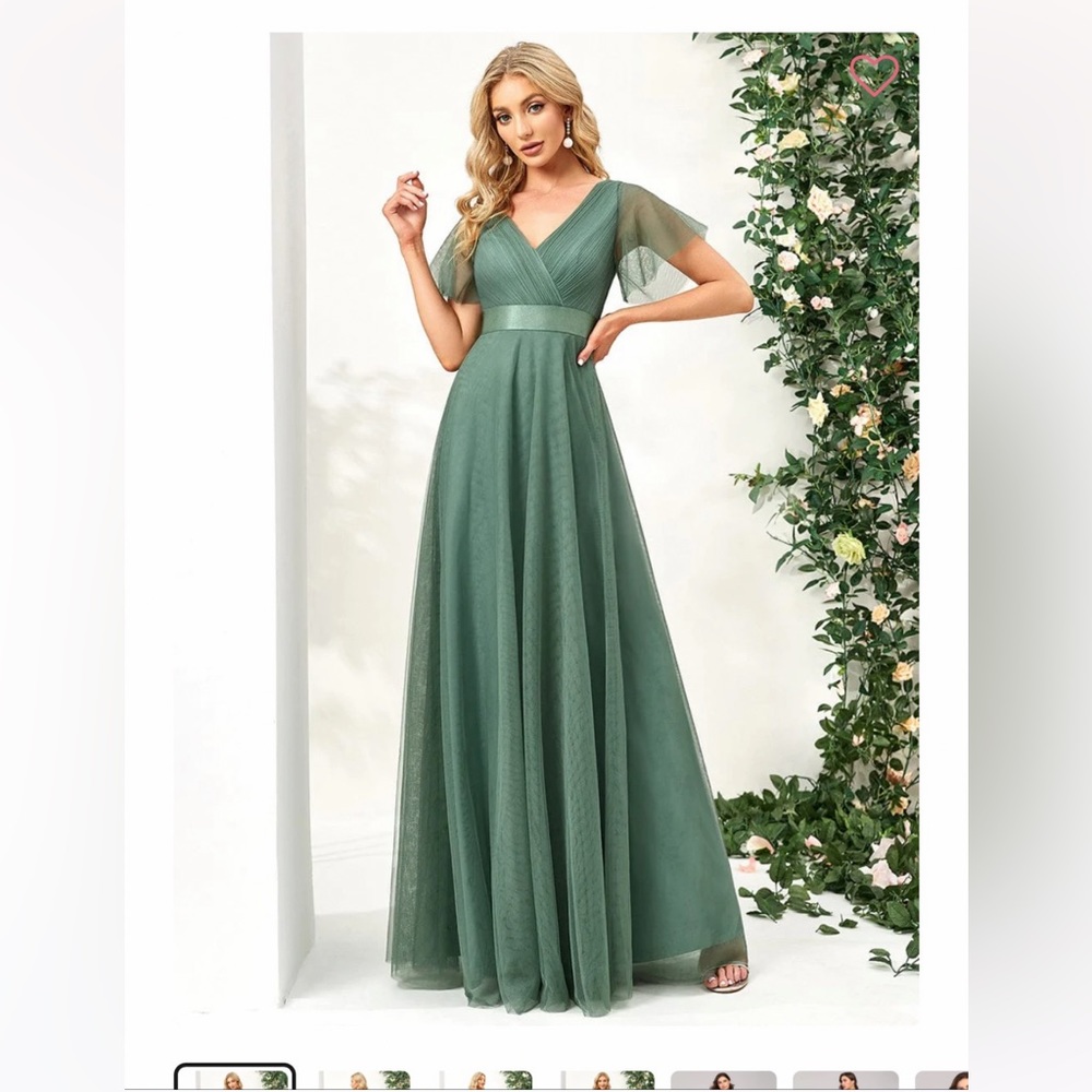 Green Bridesmaid Dress Size Small NWT Model is 5’5 120 lbs - Picture 1 of 5